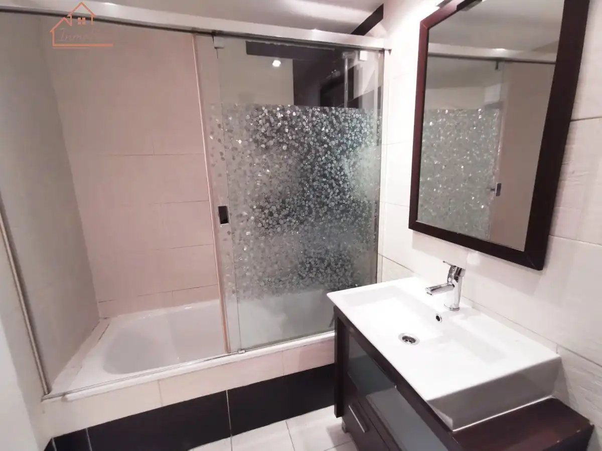 Baño de Piso de alquiler en Móstoles con Aire acondicionado, Calefacción y Terraza