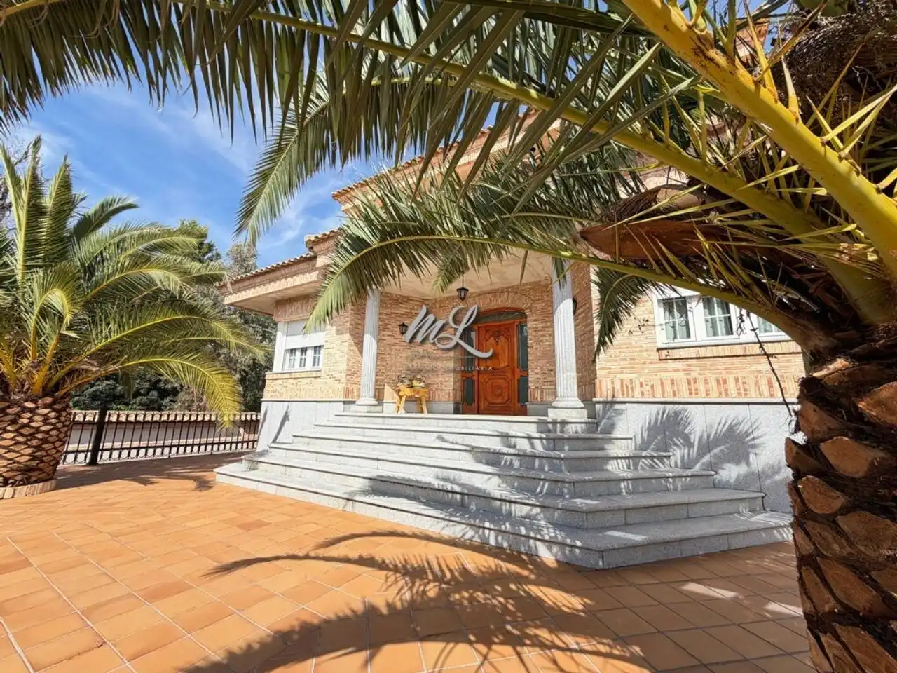 Vista exterior de Casa o xalet en venda en Nambroca amb Aire condicionat, Calefacció i Terrassa
