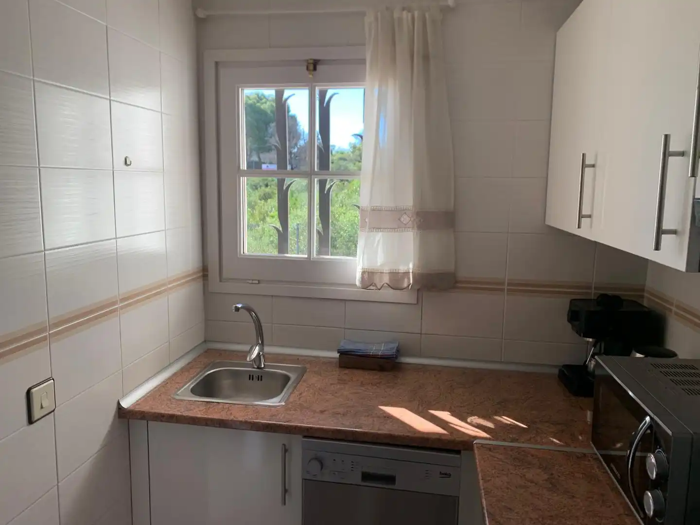 Cuina de Casa o xalet en venda en Roses amb Aire condicionat, Calefacció i Jardí privat