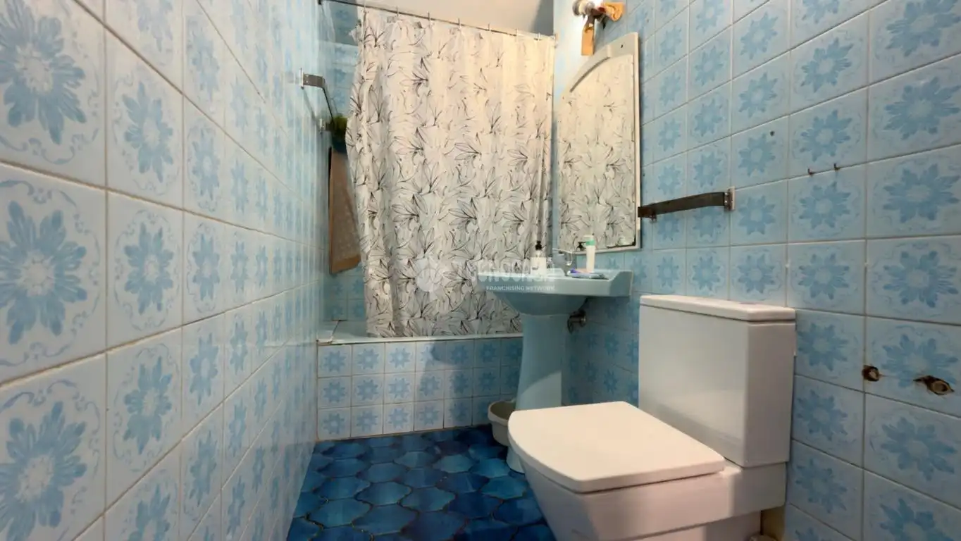 Baño de Piso en venta en Madrid con Calefacción y Terraza