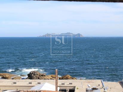 Vista exterior de Casa adosada en venda en Baiona amb Calefacció, Jardí privat i Parquet