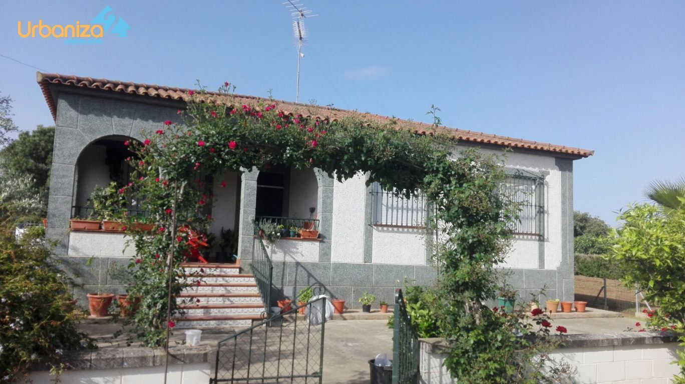 Vista exterior de Casa o xalet en venda en Badajoz Capital amb Aire condicionat, Calefacció i Terrassa