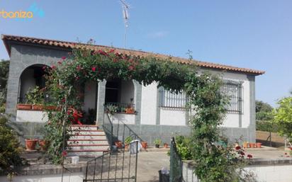 Vista exterior de Casa o xalet en venda en Badajoz Capital amb Aire condicionat, Calefacció i Terrassa