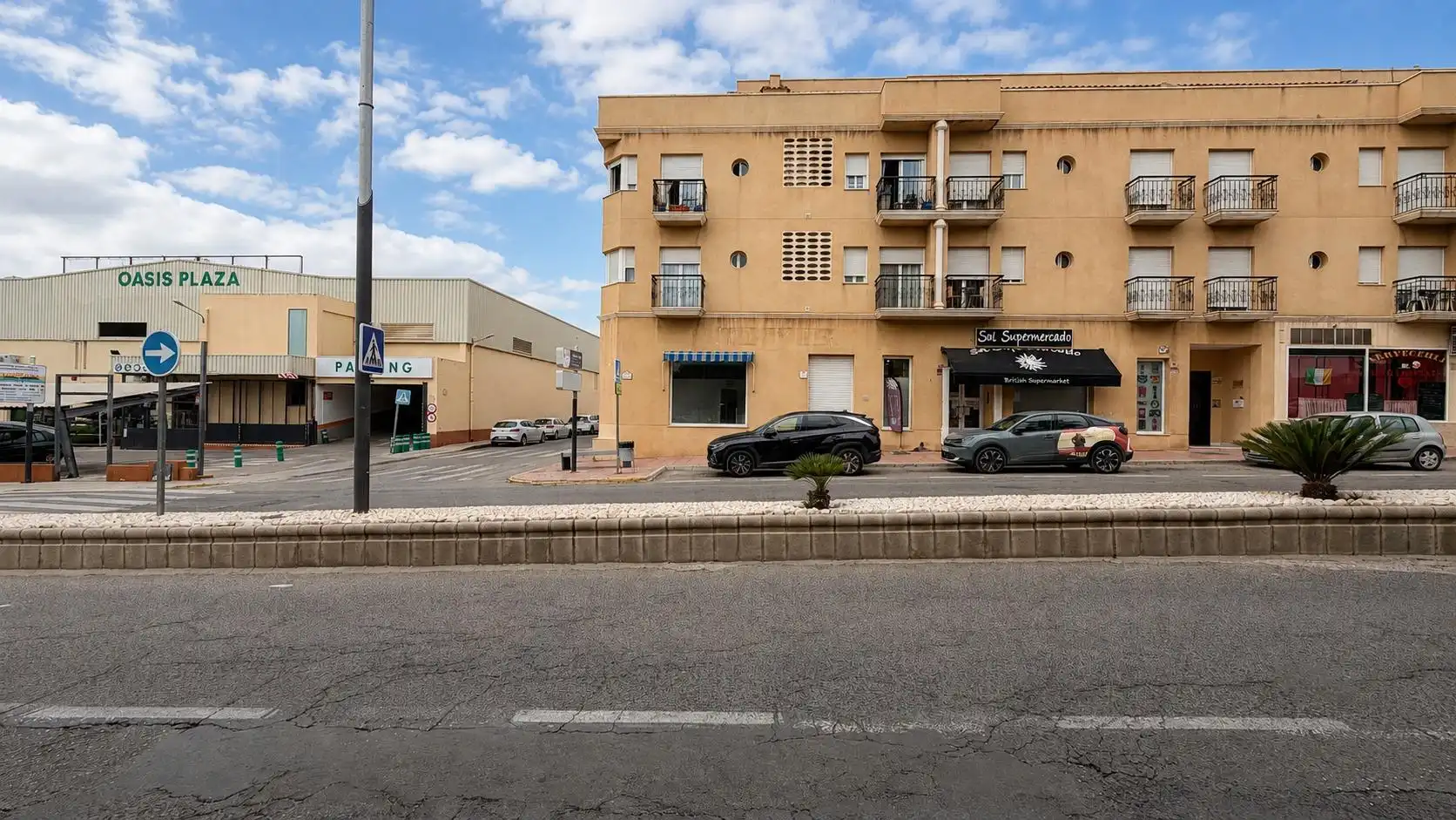 Commercial properties for sale in Avenida De Lepanto , 2, Cortes - Huertas