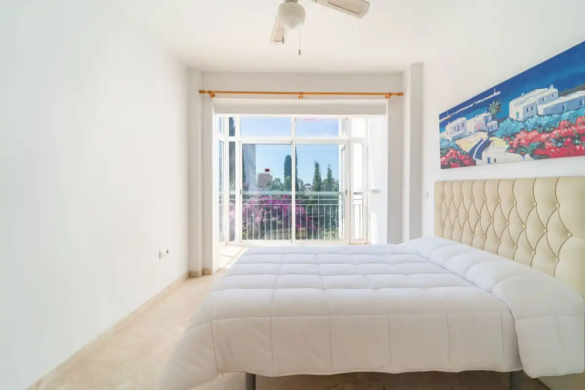 Schlafzimmer von Wohnung zum Verkauf in Benalmádena mit Klimaanlage und Gemeinschaftspool