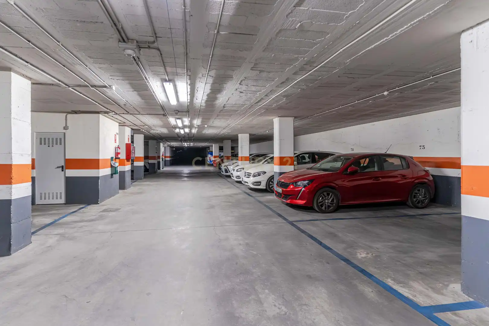 Aparcament de Apartament en venda en Granada amb Aire condicionat, Traster i Piscina
