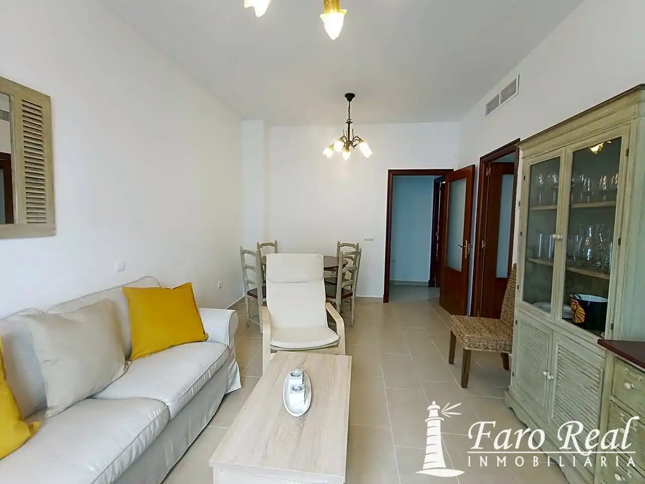 Sala d'estar de Apartament de lloguer en Sanlúcar de Barrameda amb Aire condicionat i Moblat