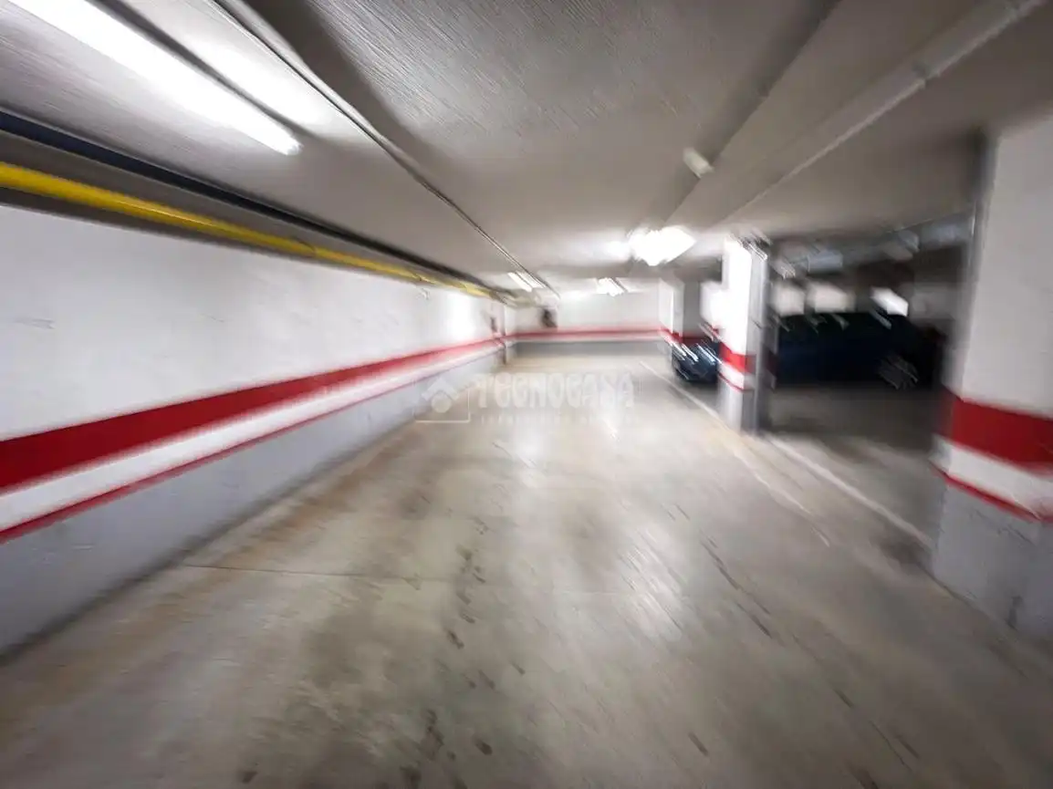 Parking de Piso en venta en Madrid con Aire acondicionado y Calefacción