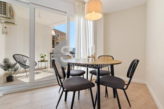 Piso en Venta en De Colón, 26 en Ensanche Centro - Puerto