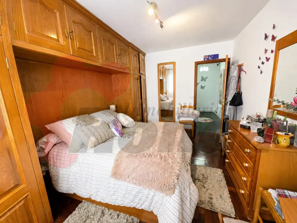 Schlafzimmer von Wohnung zum Verkauf in Lugo mit Möbliert