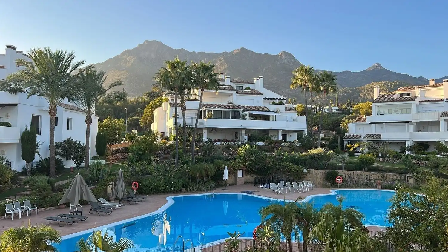 Àtic amb piscina en venda a Milla de Oro