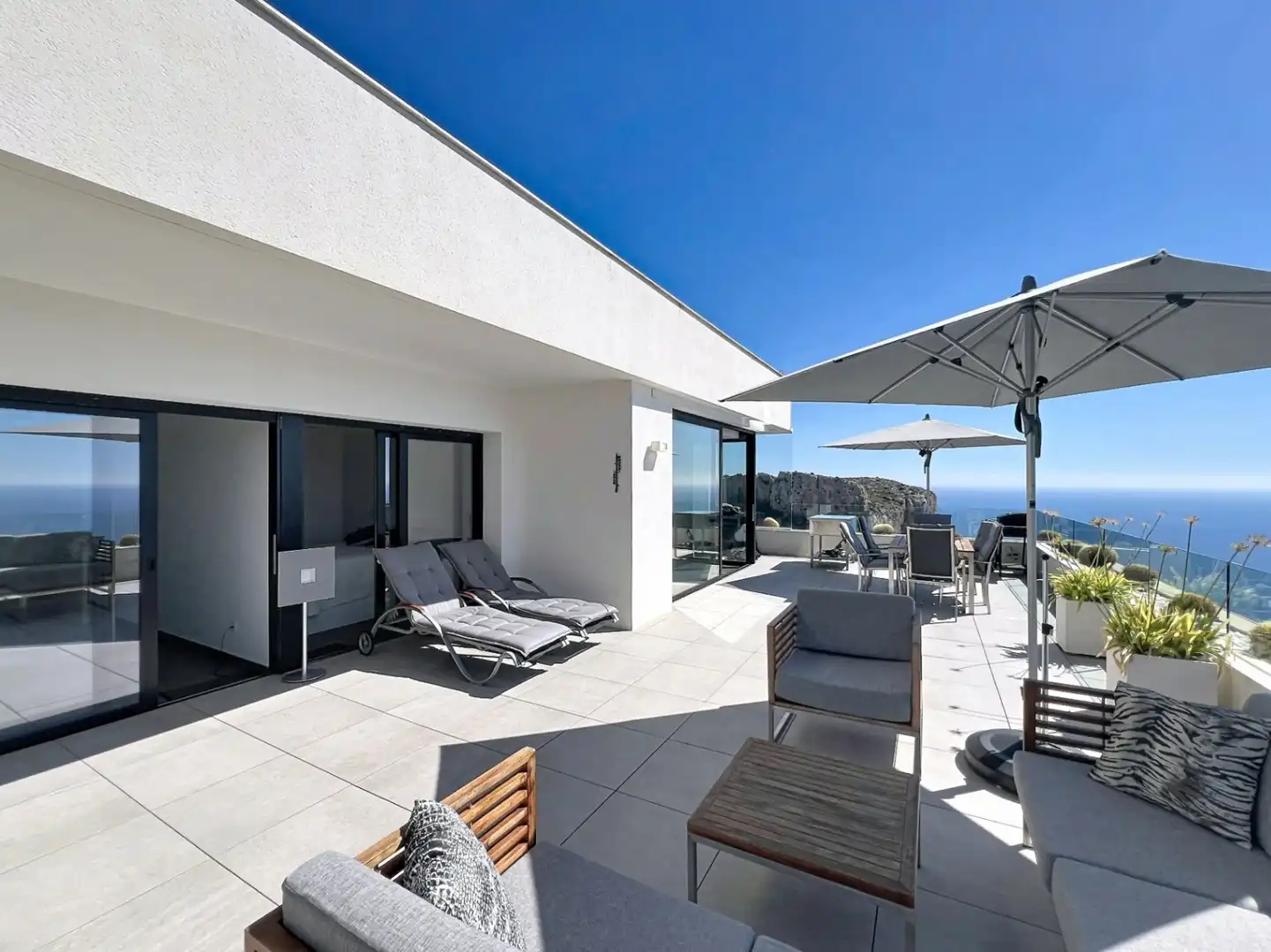 Penthouse with pool for sale in Cumbre del Sol, imagen 66
