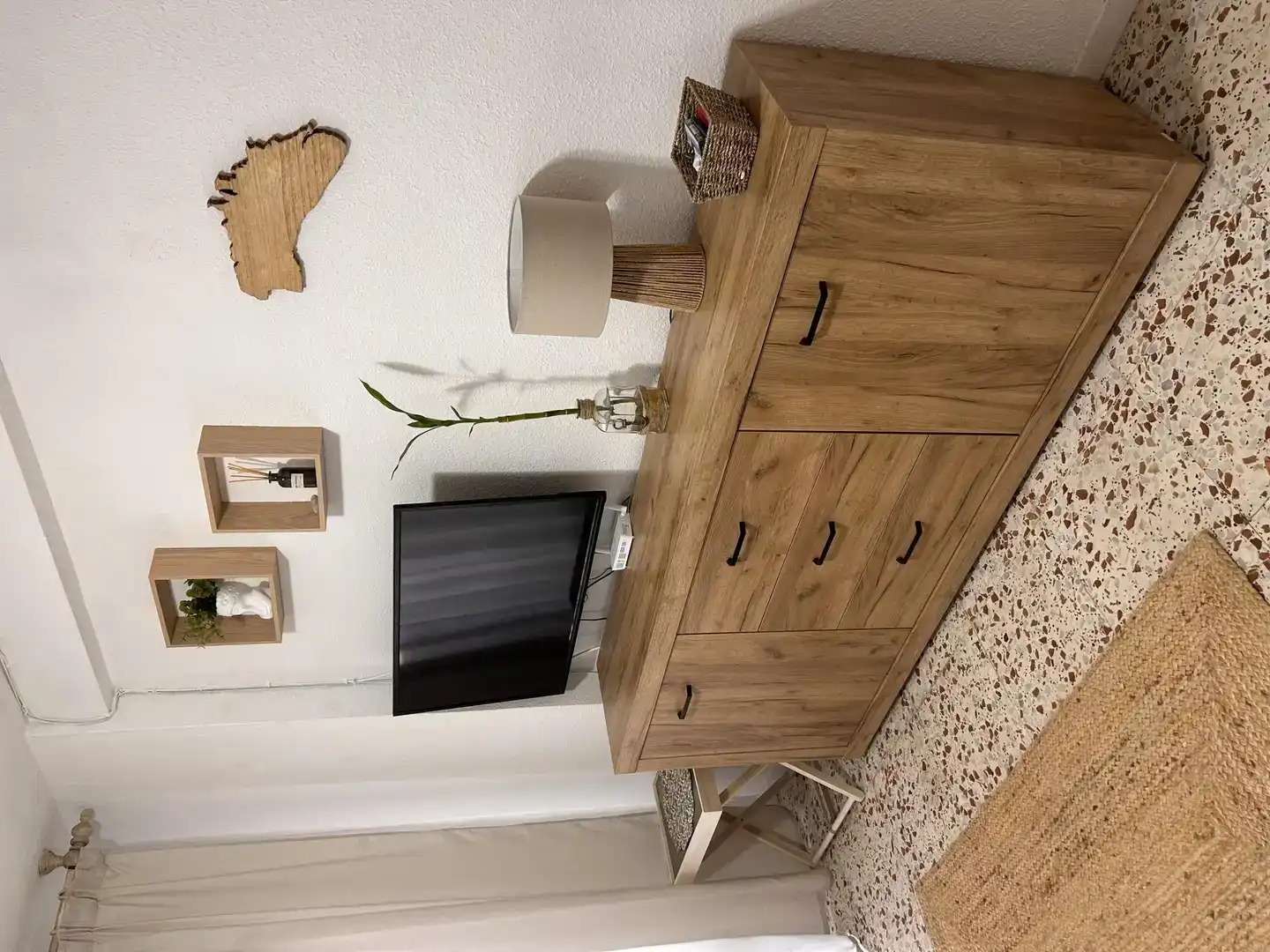 Wohnzimmer von Wohnung zur Miete in Torrevieja mit Klimaanlage und Balkon
