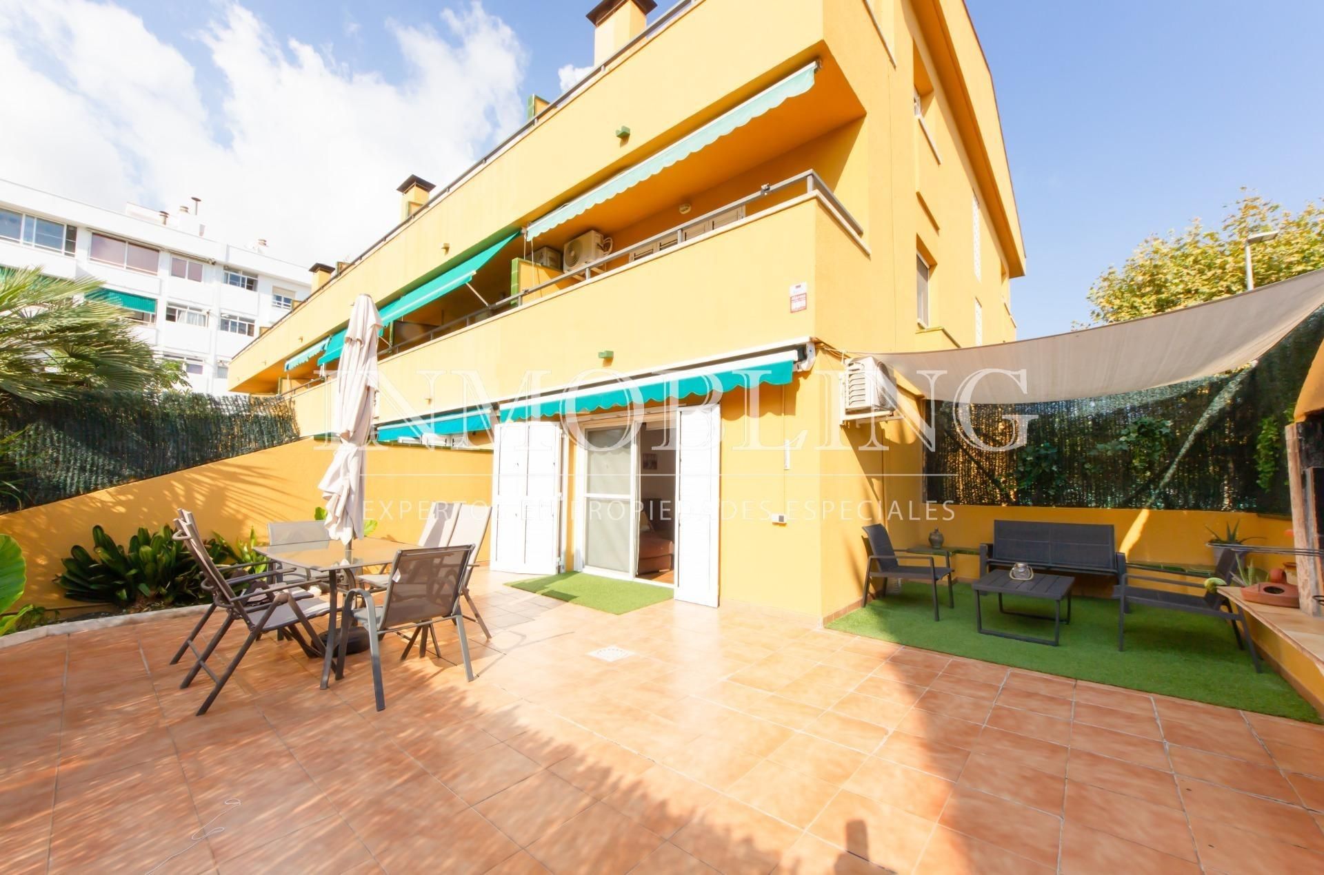 Vista exterior de Casa o xalet en venda en Premià de Mar amb Aire condicionat, Calefacció i Jardí privat