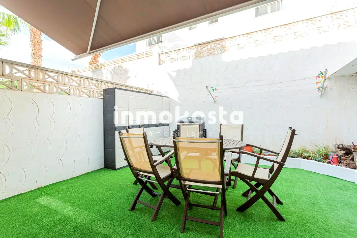 Terrasse von Einfamilien-Reihenhaus zum Verkauf in La Nucia mit Klimaanlage, Privatgarten und Terrasse