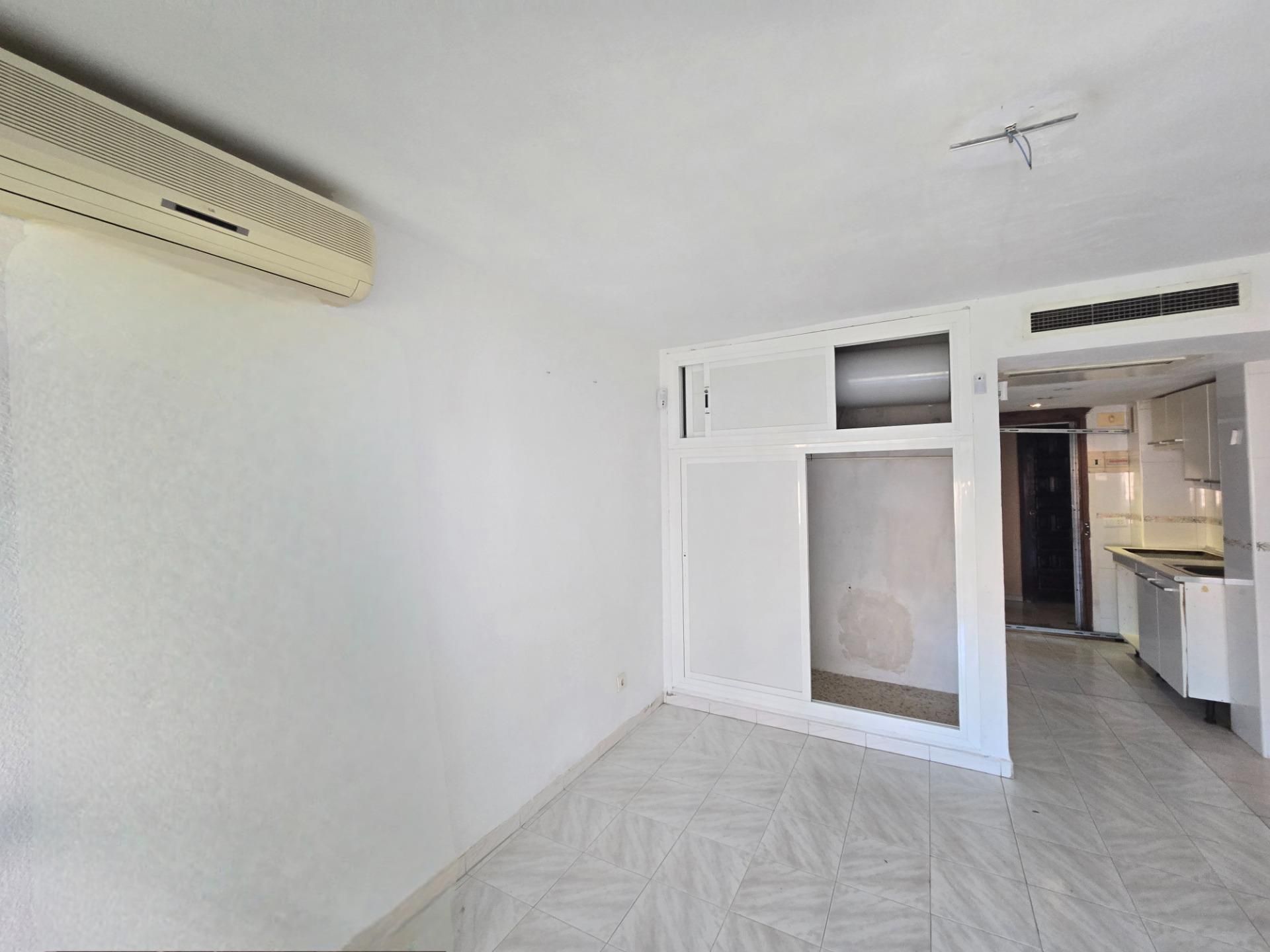 Dormitori de Estudi en venda en Torremolinos amb Aire condicionat i Terrassa