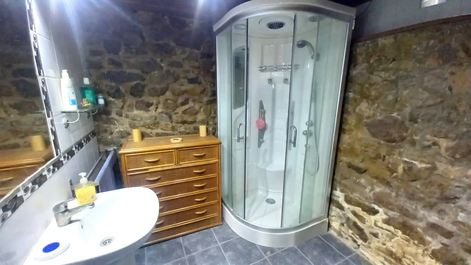 Baño de Casa o chalet en venta en Sariego con Jardín privado, Terraza y Trastero