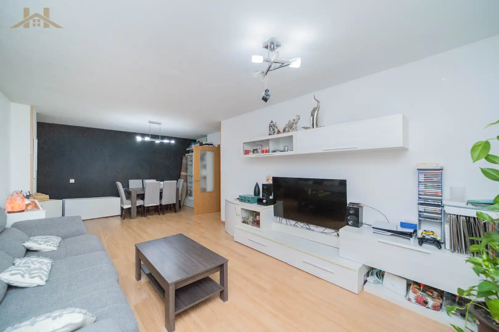 Living room of Flat for sale in Móstoles  with Air Conditioner, Heating and Storage room