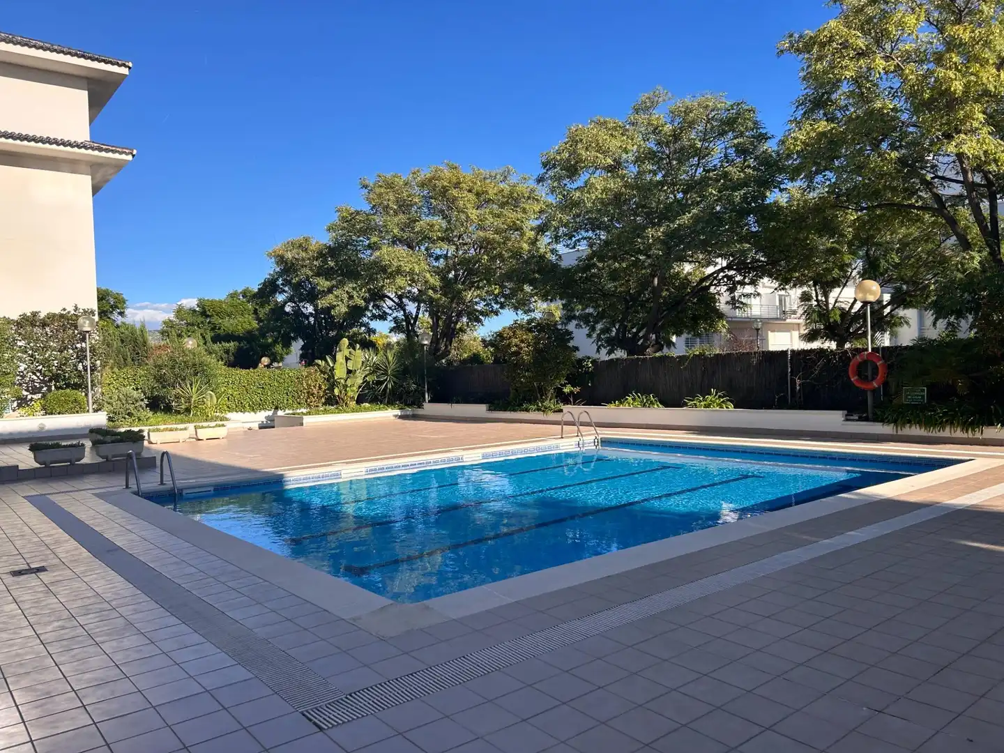 Piscina de Apartamento en venta en Sitges con Aire acondicionado, Calefacción y Jardín privado
