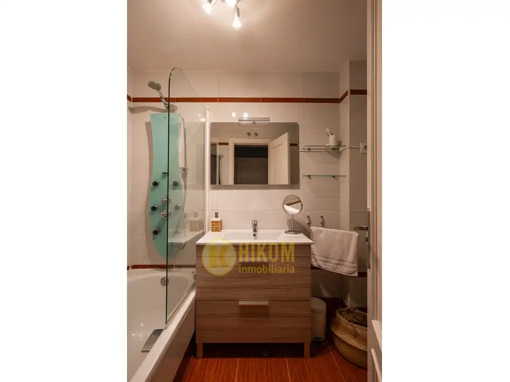 Bathroom of Ground floor for sale in Las Rozas de Madrid  with Air Conditioner, Private garden and Terrace
