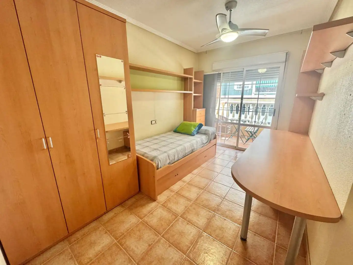 Habitación de Casa adosada en venta en Orihuela con Calefacción, Terraza y Trastero