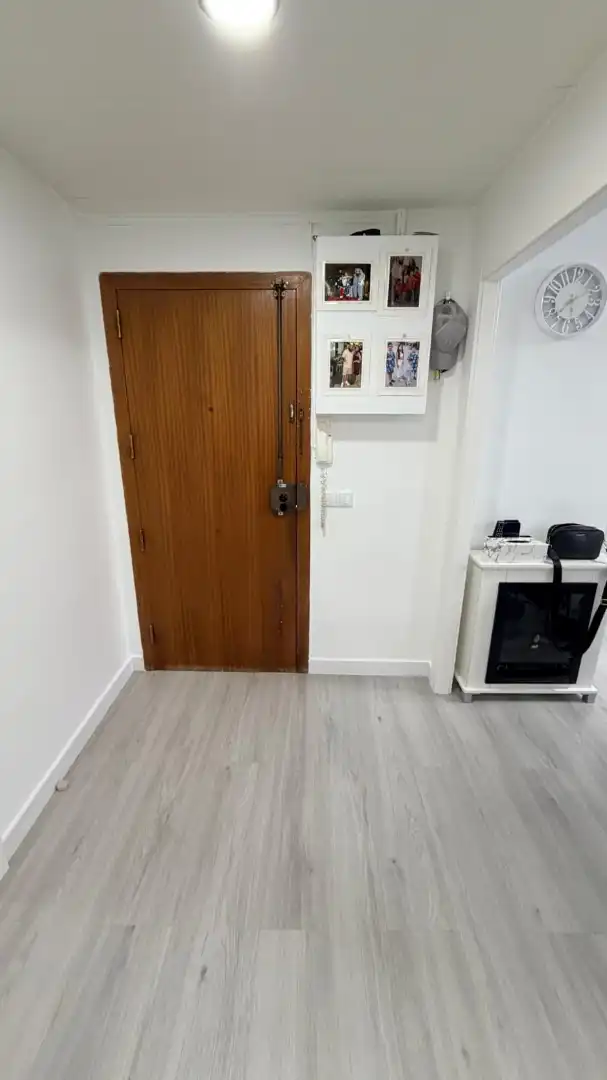 Flat for sale in Badalona  with Air Conditioner, Heating and Oven
