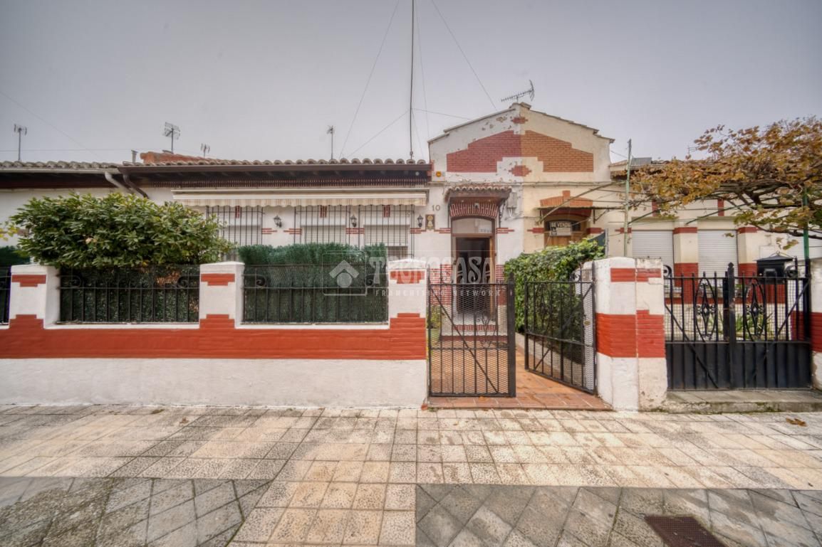 Single-family semi-detached for sale in Campo de la Juventud