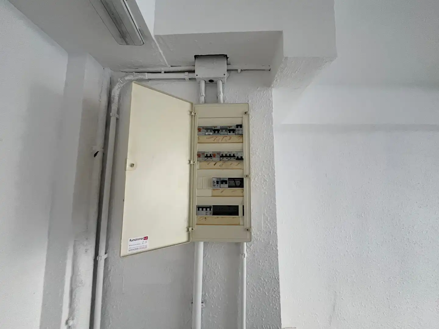 Local en venda en Santa Coloma de Gramenet amb Parquet i Alarma