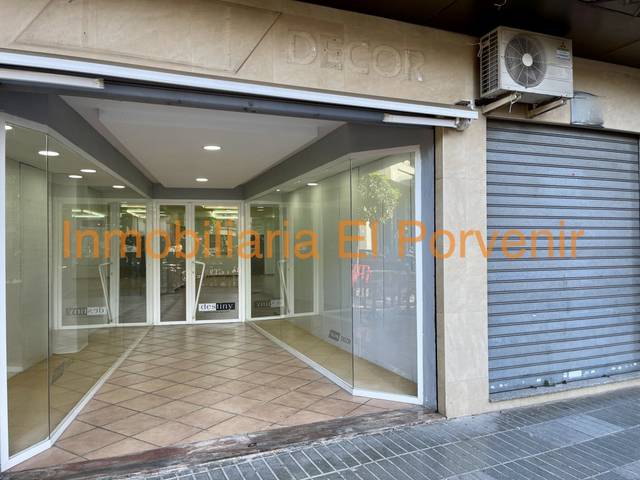 Local comercial en Alquiler en Plaza OBISPO BENLLOCH, 5 en Centro - Casco antiguo
