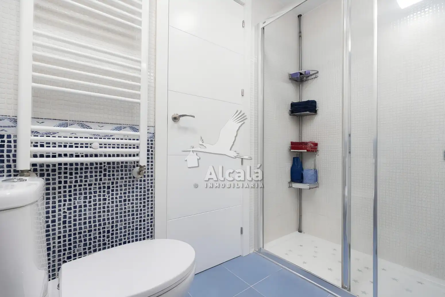 Bathroom of Flat for sale in Alcalá de Henares  with Heating