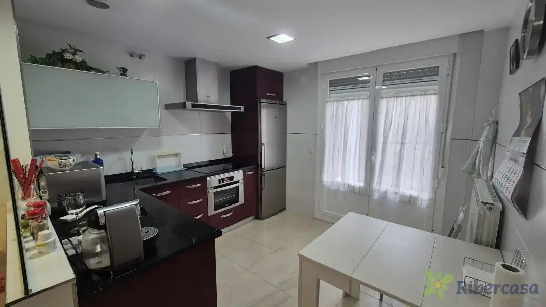 Cuina de Casa o xalet en venda en Cervera del Río Alhama amb Calefacció, Terrassa i Traster