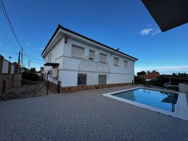 Haus mit Pool zum Verkauf in Av. del Rio Turia
