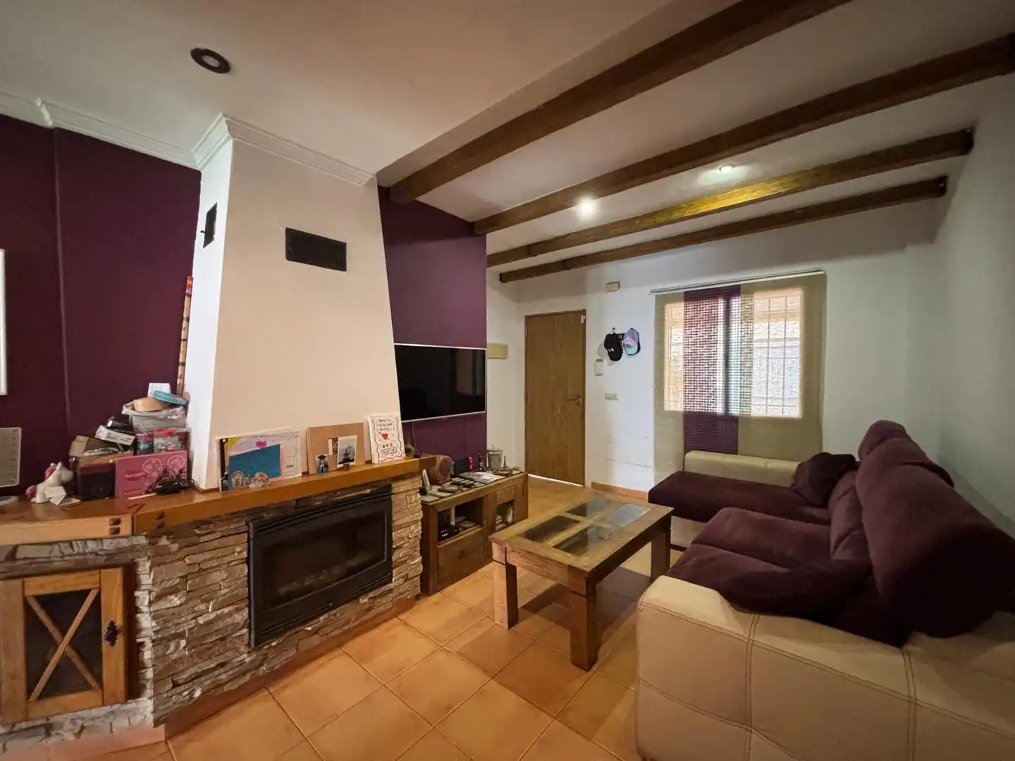 Sala d'estar de Casa adosada en venda en Los Barrios amb Calefacció, Jardí privat i Alarma