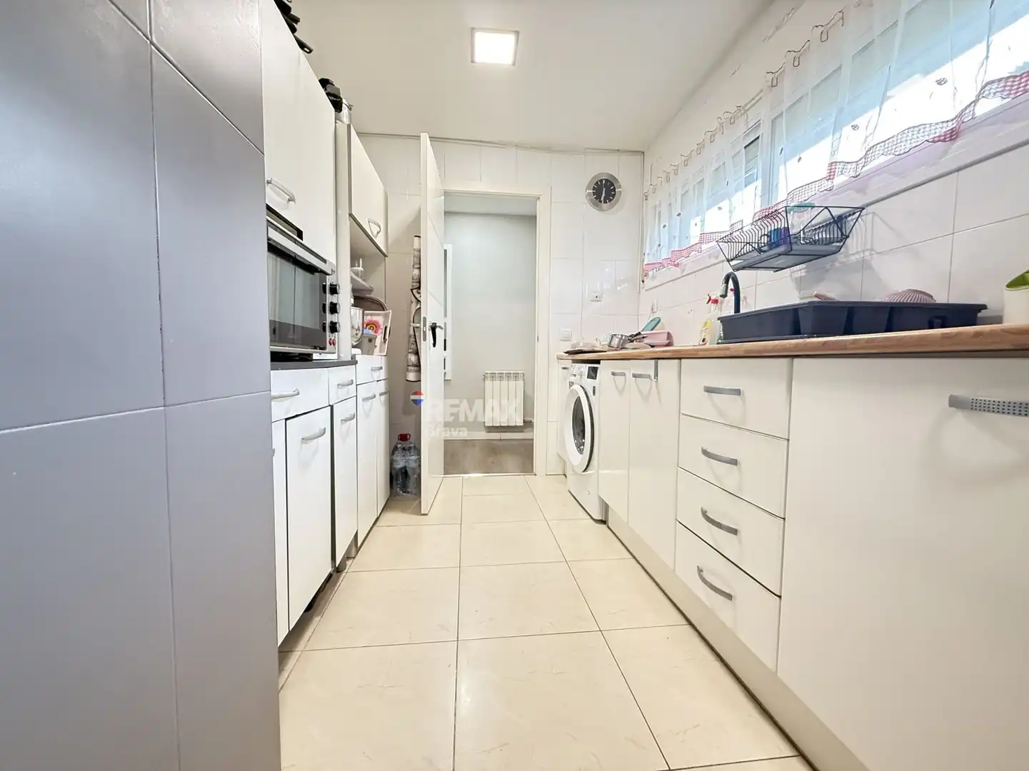 Kitchen of Flat for sale in La Jonquera  with Parquet flooring, Storage room and Furnished