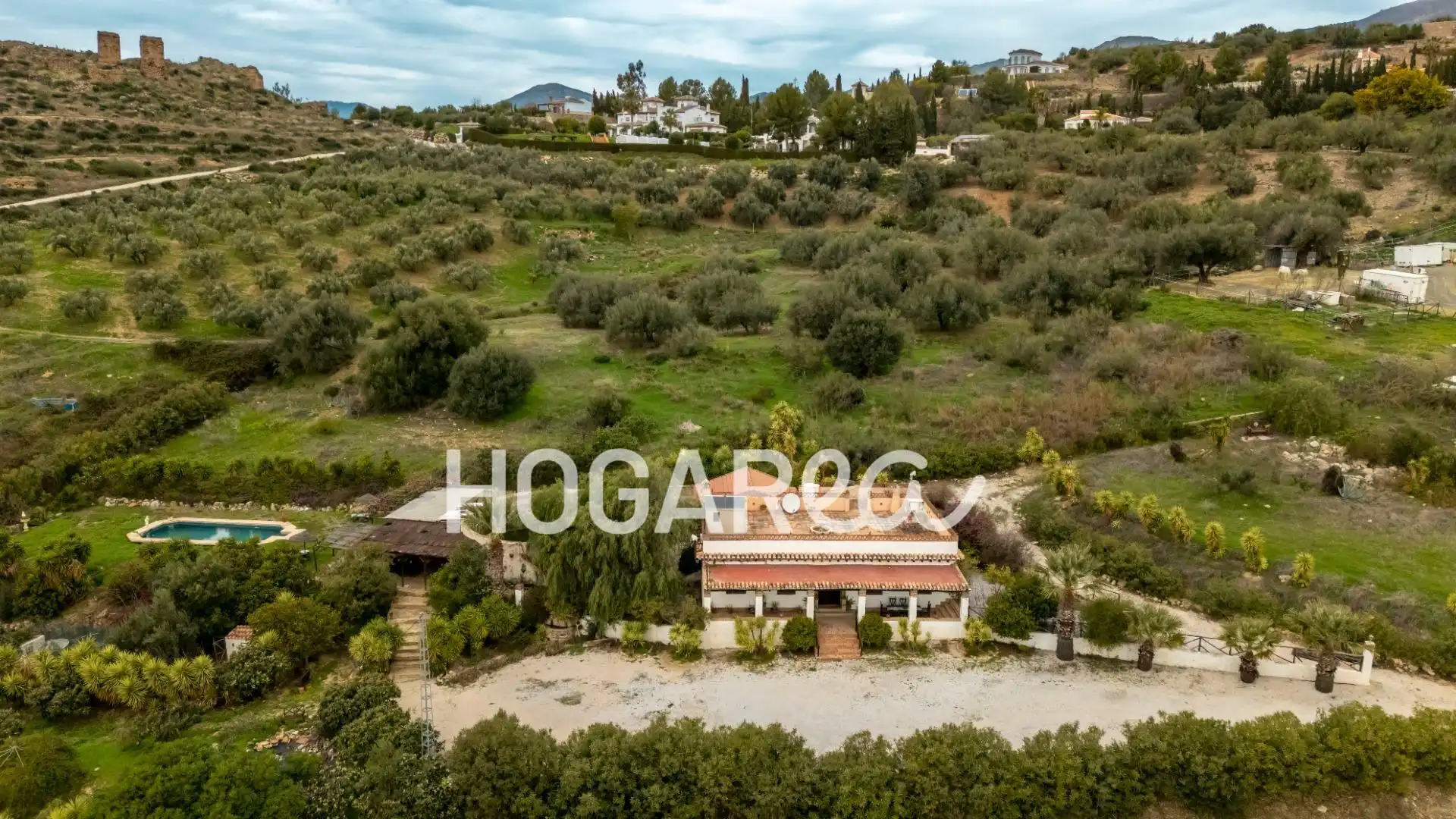 Finca rústica en venta en Alcaucín con Jardín privado, Terraza y Piscina