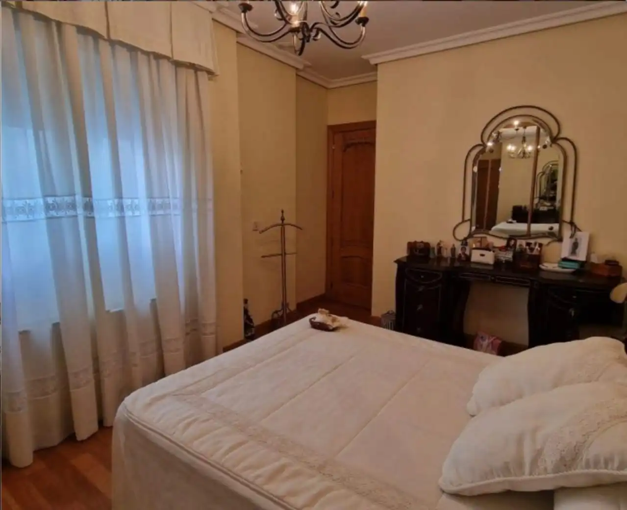 Schlafzimmer von Maisonette zum Verkauf in Plasencia mit Klimaanlage, Heizung und Terrasse