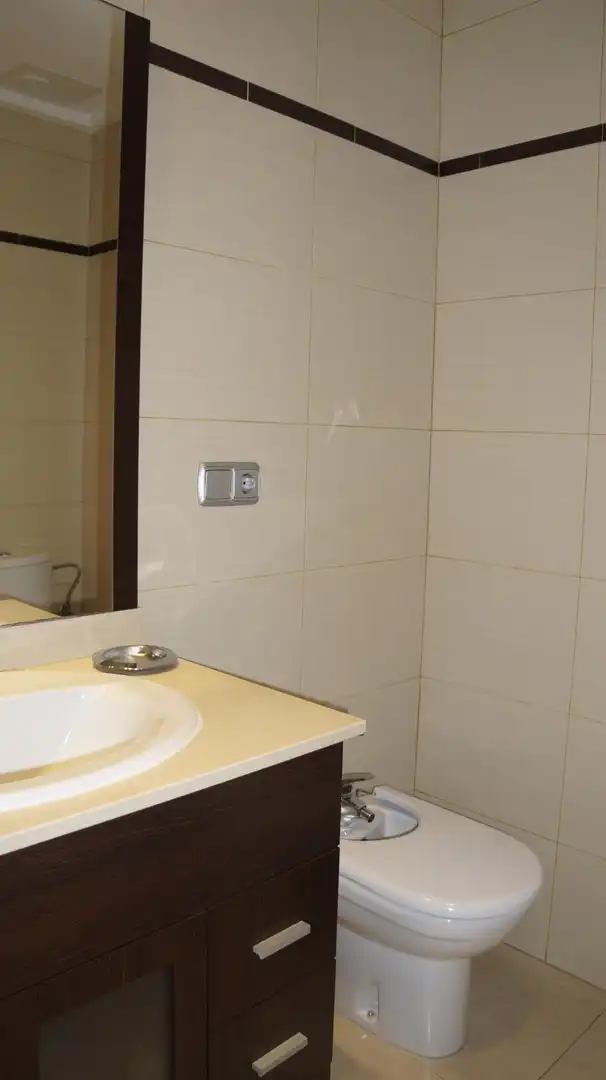 Bany de Apartament en venda en Alicante / Alacant amb Aire condicionat, Moblat i Balcó