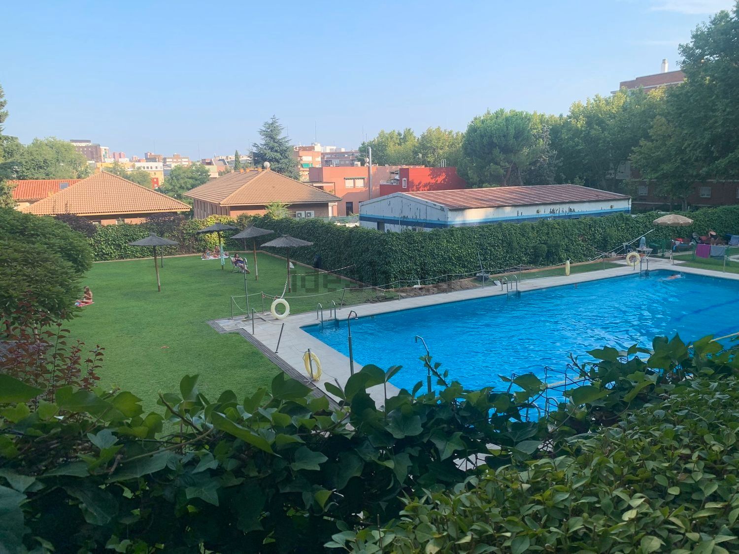 Swimming pool of Flat for sale in  Madrid Capital  with Air Conditioner, Heating and Swimming Pool