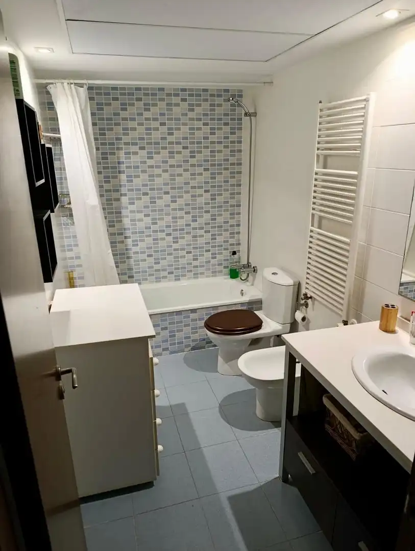 Badezimmer von Wohnung zum Verkauf in Burjassot mit Klimaanlage, Abstellraum und Möbliert