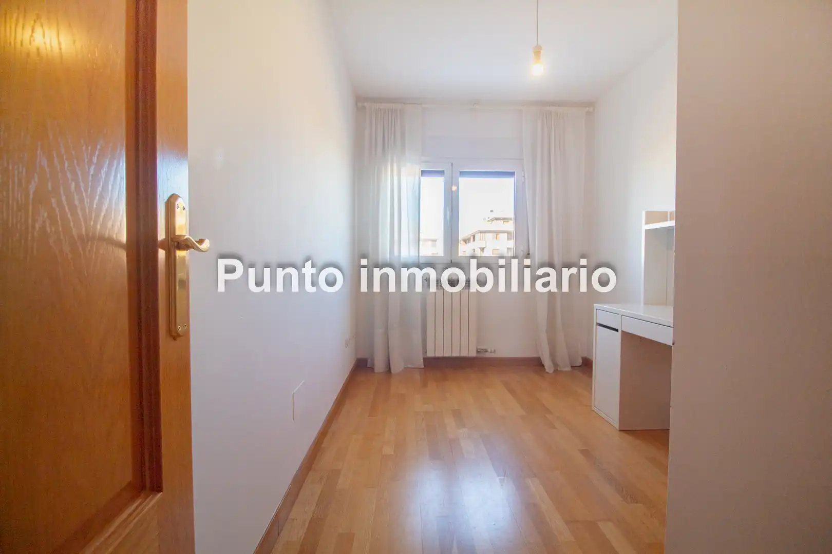 Bedroom of Flat for sale in Arroyo de la Encomienda  with Heating, Parquet flooring and Storage room