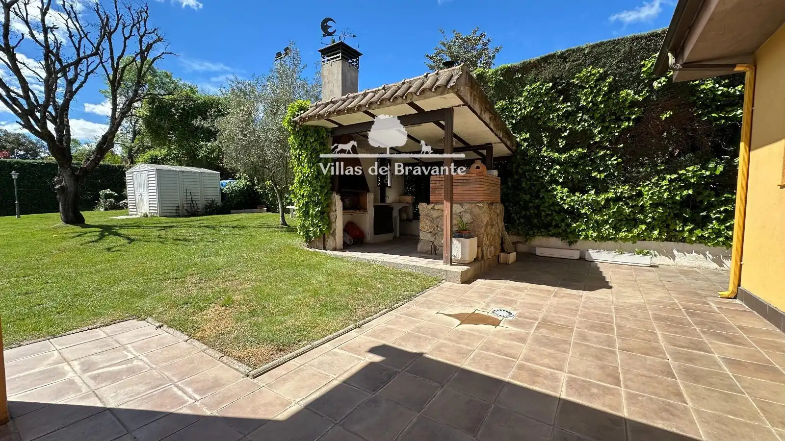 Garden of Houses for sale in Villanueva de la Cañada  with Air Conditioner, Heating and Parquet flooring
