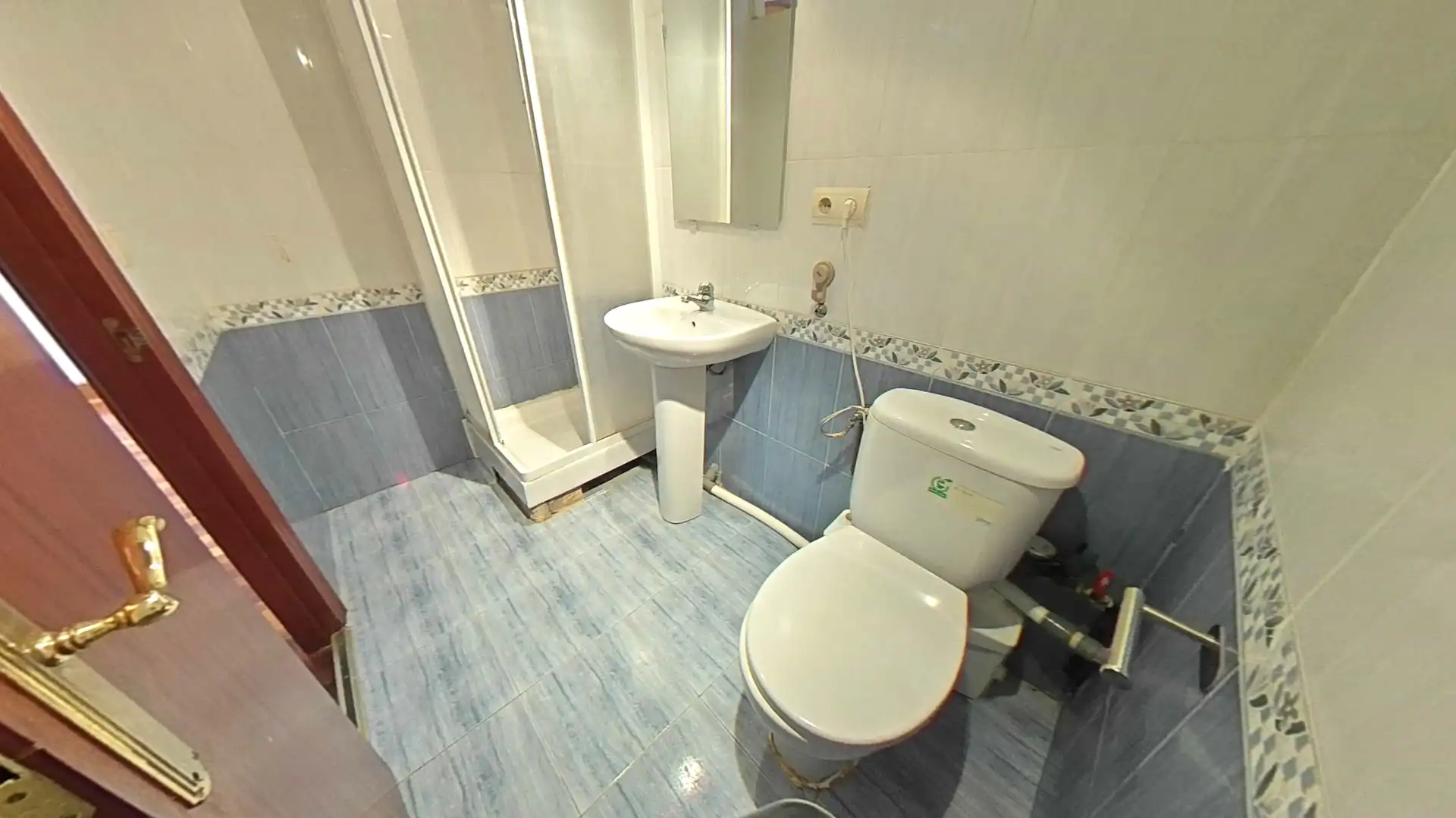 Baño de Piso en venta en Castro-Urdiales con Parquet
