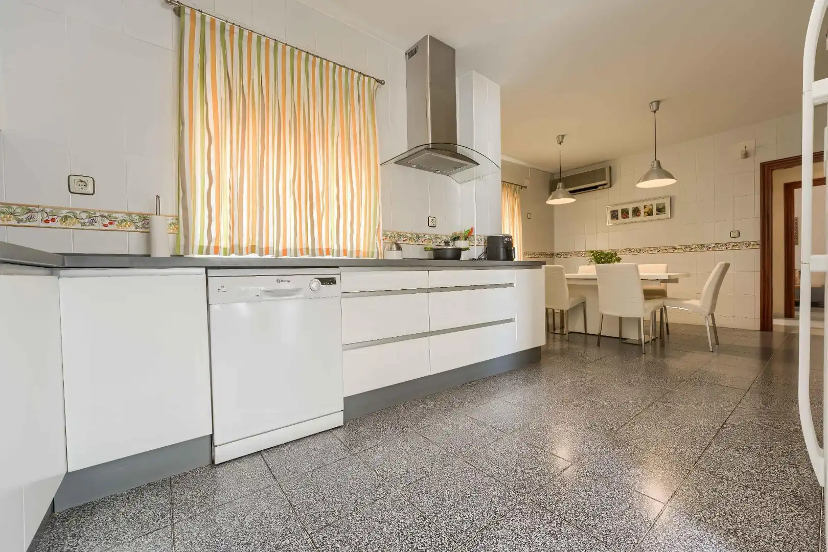 Kitchen of Houses for sale in Tomares  with Air Conditioner, Heating and Private garden