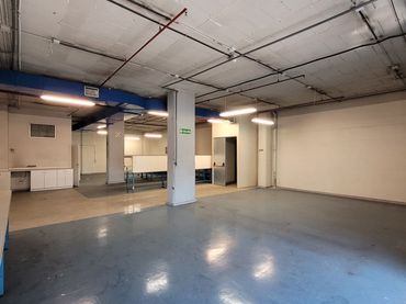 Local comercial en venda a Calle de María Tubau 4