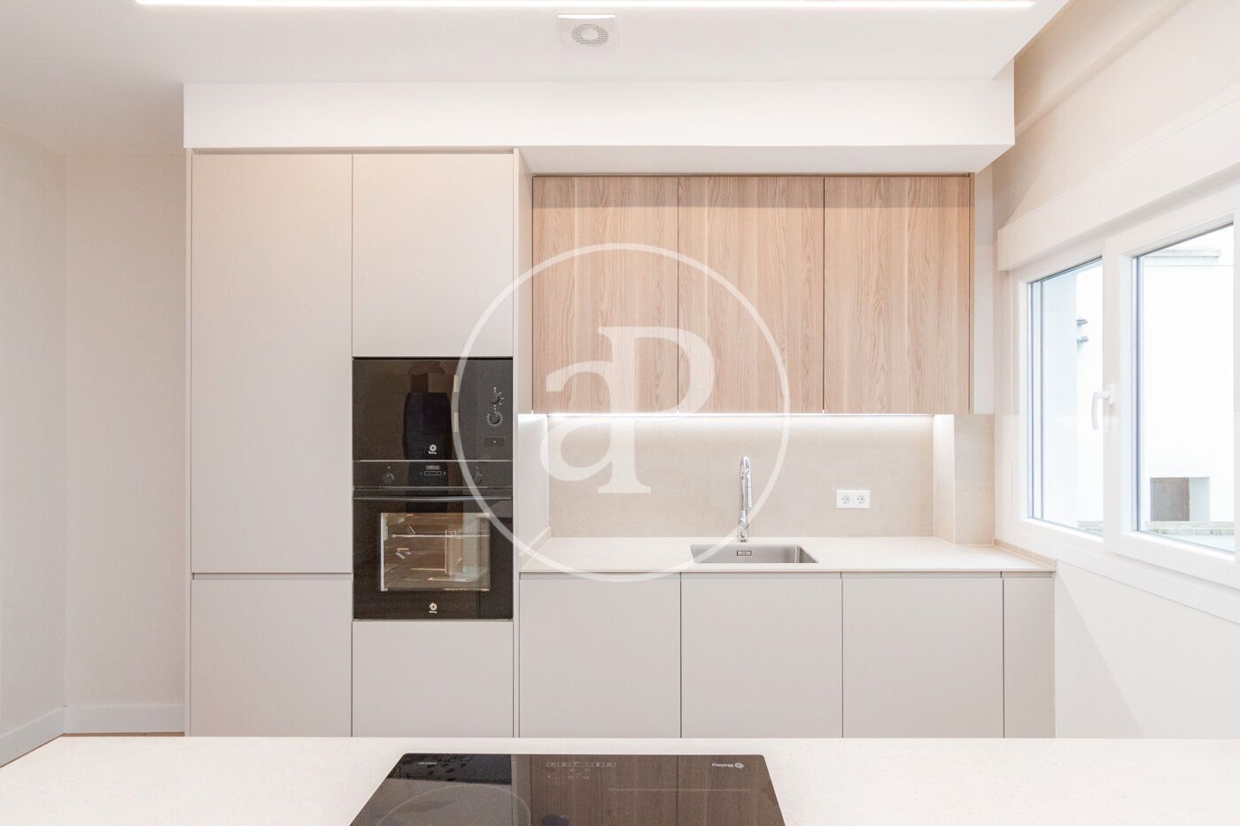 Kitchen of Flat for sale in  Madrid Capital  with Air Conditioner and Heating