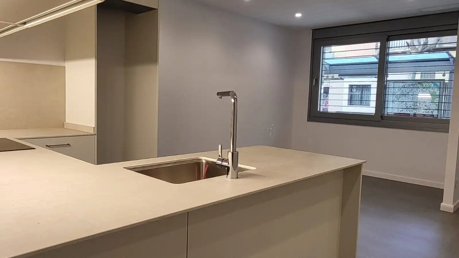 Cocina de Planta baja en venta en Sabadell con Aire acondicionado y Calefacción