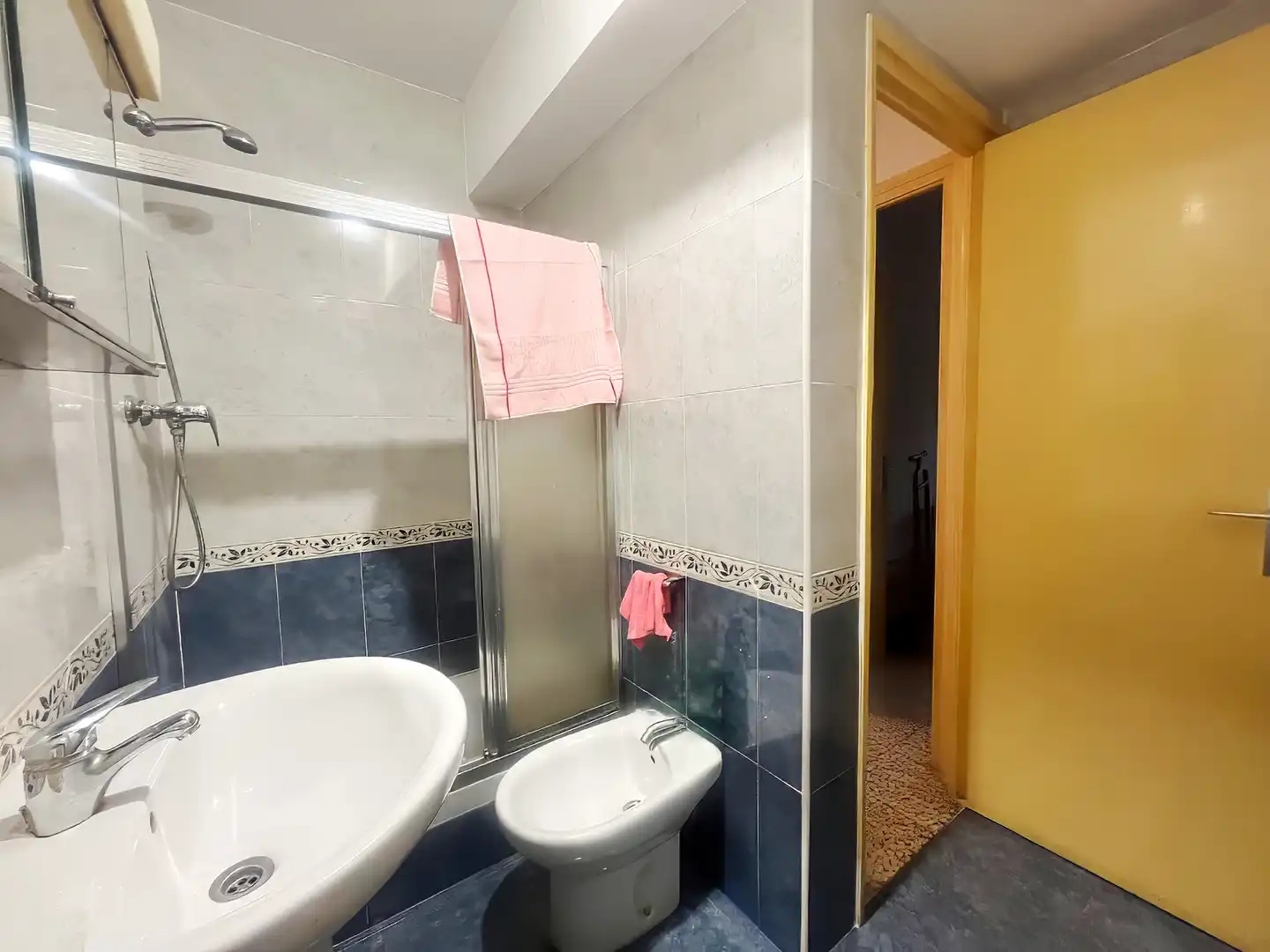 Bany de Pis en venda en Madrid amb Terrassa, Moblat i Rentadora