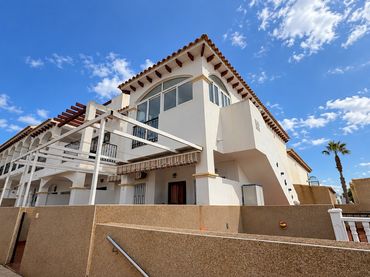 Bungalow mit Pool zum Verkauf in Orihuela Costa