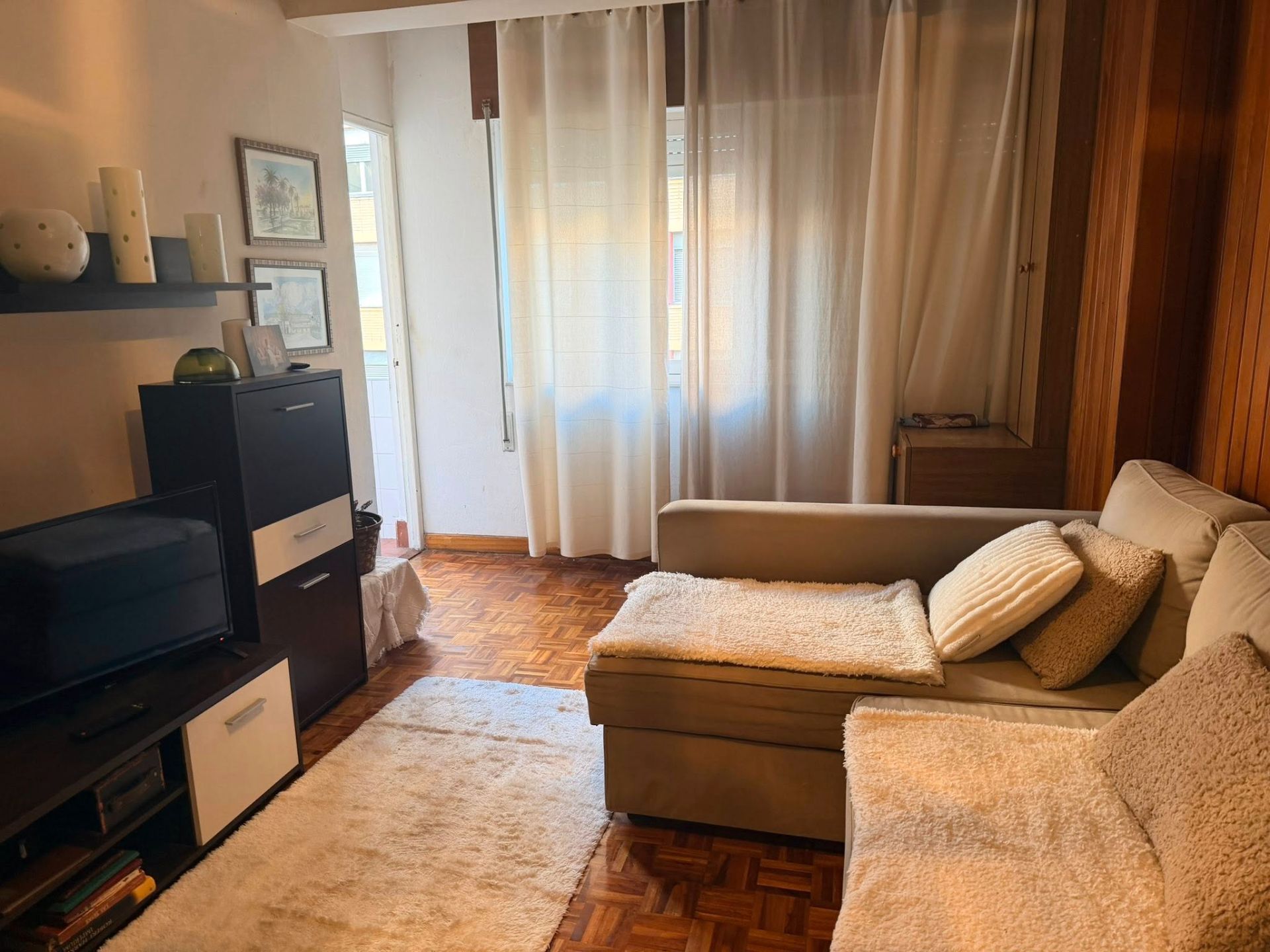 Sala d'estar de Pis en venda en Torrelavega  amb Parquet, Terrassa i Traster