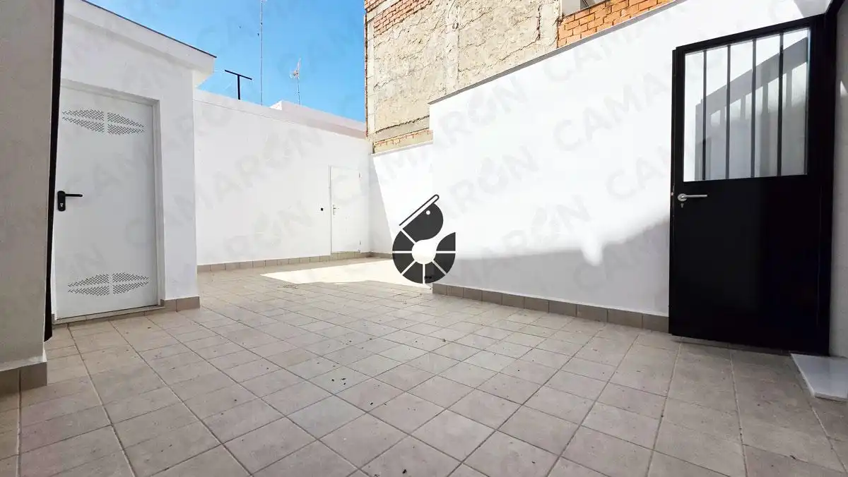 Terrassa de Casa o xalet en venda en La Puebla del Río amb Aire condicionat i Traster